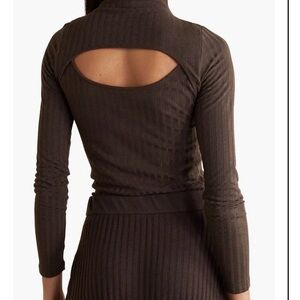 LVIR Brown Cutout Ribbed Jersey Turtleneck Top Women’s Medium